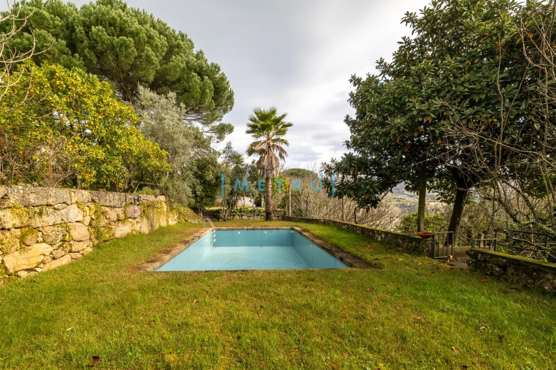 Moradia T5 para Venda em Soalhães Foto 1