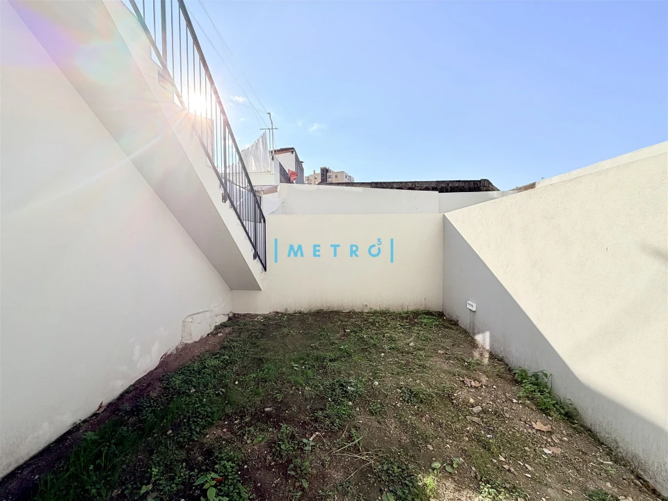Apartamento T0 para Venda em Paranhos Foto 7