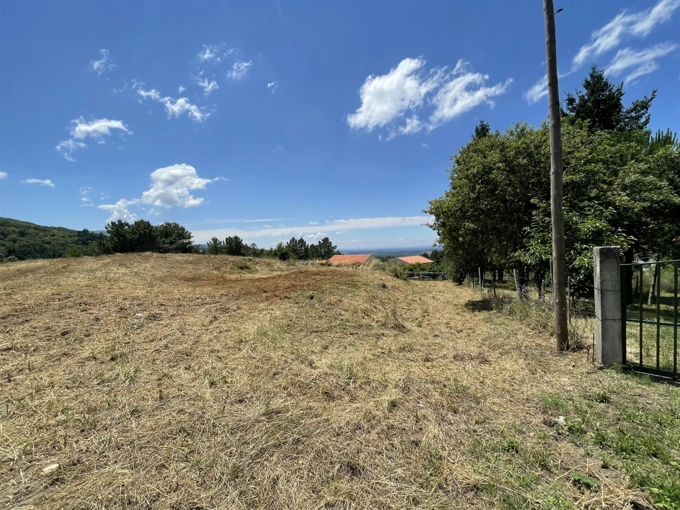 Terreno para Venda em Gouveia (São Pedro e São Julião) Foto 1