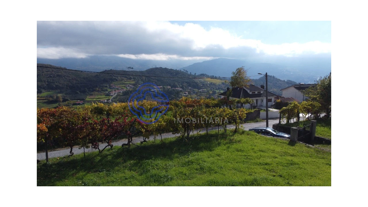 Terreno para Venda em Gestaço Foto 1