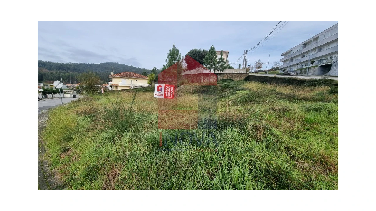 Terreno para Venda em Oliveira Foto 1