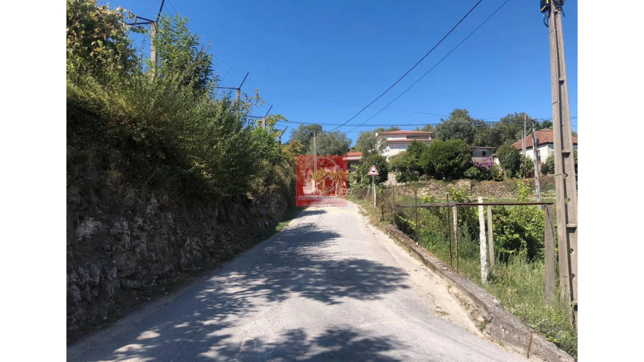 Moradia T2 para Venda em Azias Foto 6