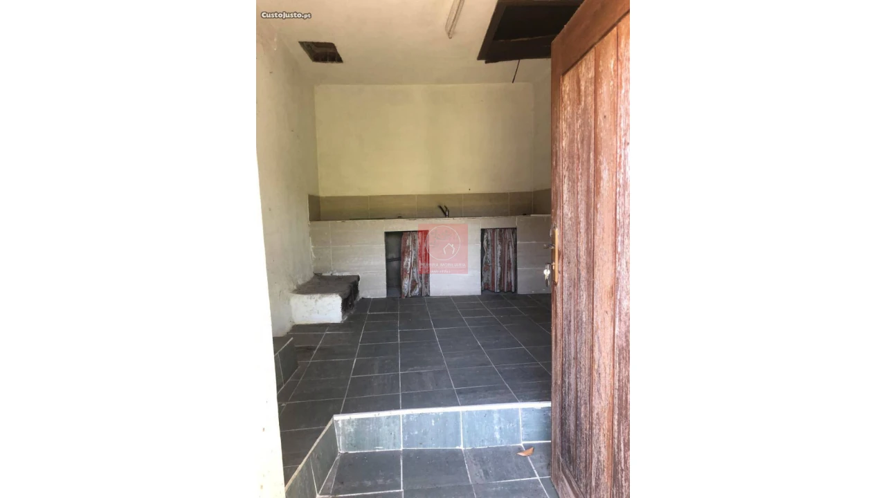 Moradia T2 para Venda em Azias Foto 4