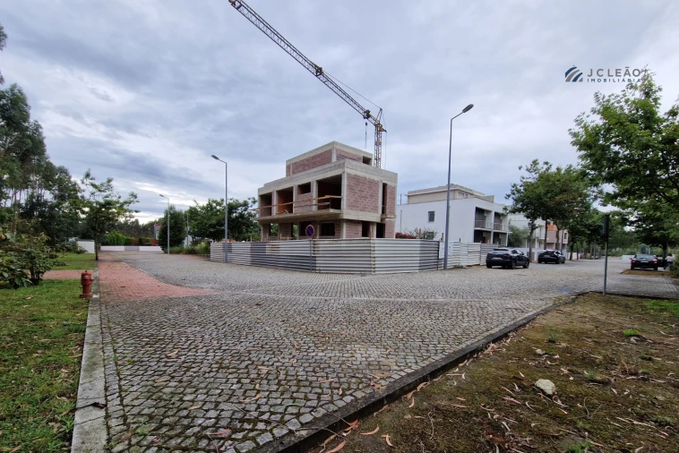 Terreno para Venda em Castêlo da Maia Foto 4