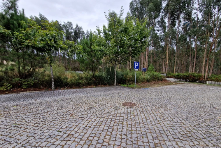 Terreno para Venda em Castêlo da Maia Foto 3