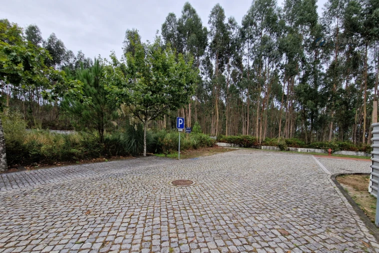 Terreno para Venda em Castêlo da Maia Foto 2