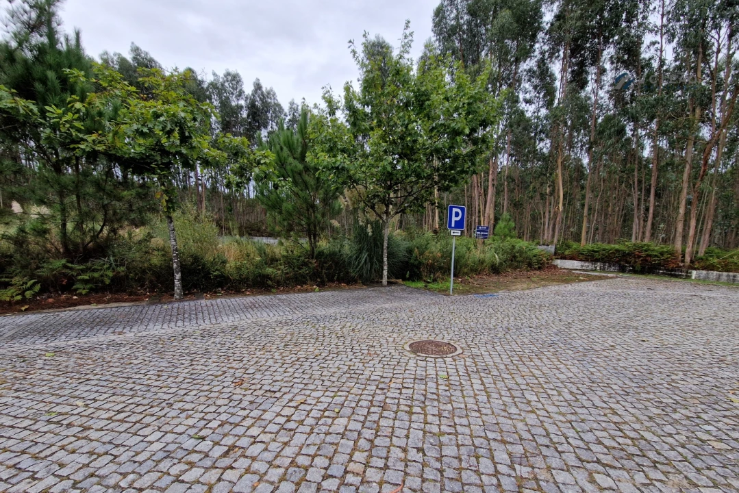 Terreno para Venda em Castêlo da Maia Foto 3
