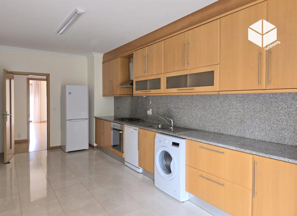 Apartamento T3 para Venda em Tavarede Foto 3