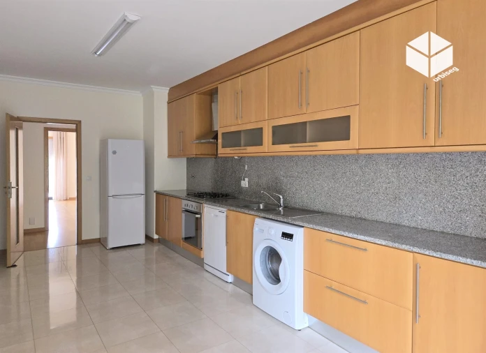 Apartamento T3 para Venda em Tavarede Foto 3