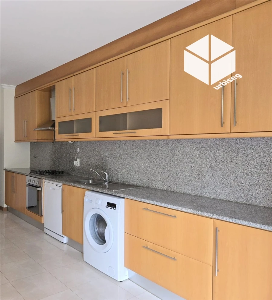 Apartamento T3 para Venda em Tavarede Foto 4