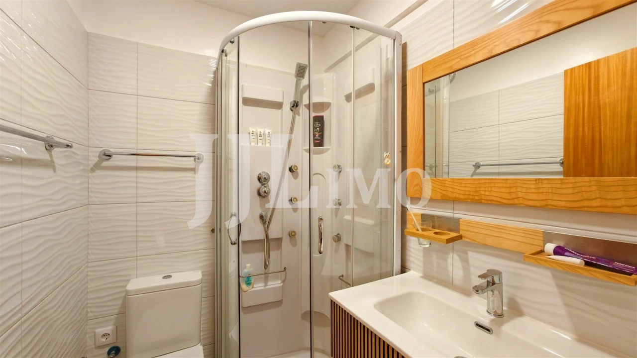 Apartamento T3 para Arrendamento em Santo António Foto 7