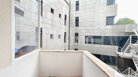 Apartamento T3 para Arrendamento em Santo António