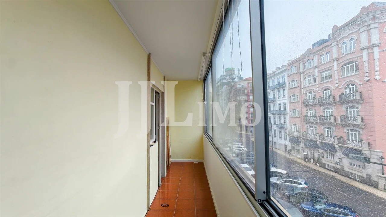 Apartamento T3 para Arrendamento em Santo António Foto 15