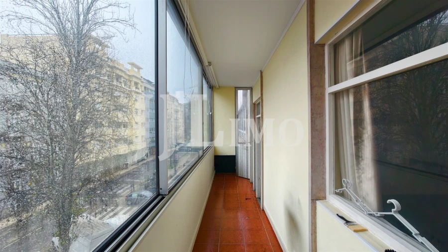 Apartamento T3 para Arrendamento em Santo António Foto 14