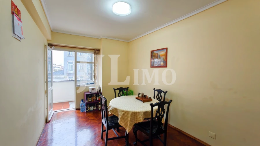 Apartamento T3 para Arrendamento em Santo António Foto 13