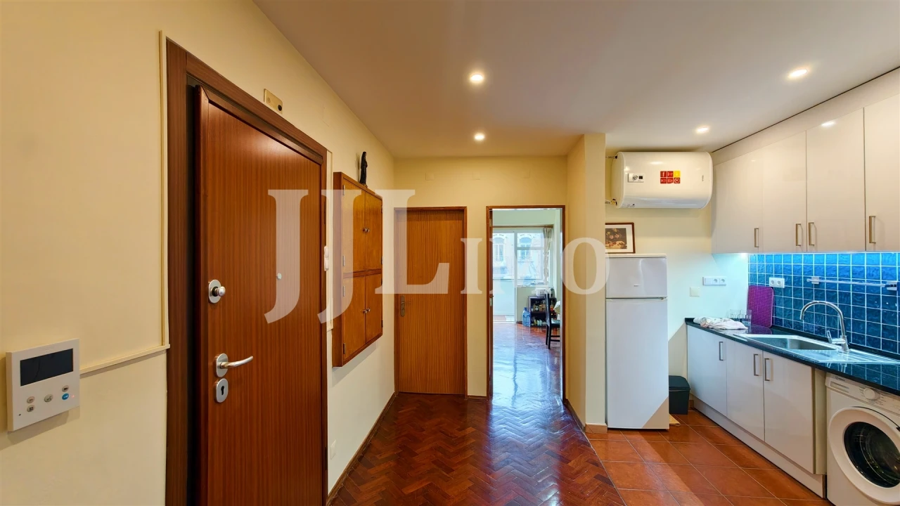 Apartamento T3 para Arrendamento em Santo António Foto 8