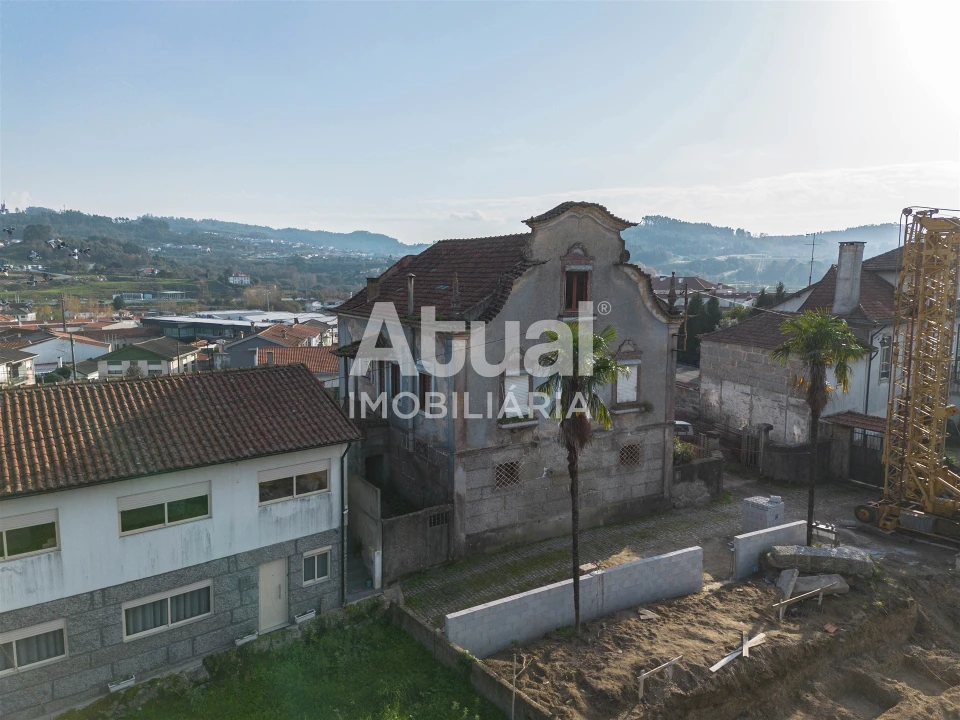 Moradia T6 para Venda em Urgezes Foto 11