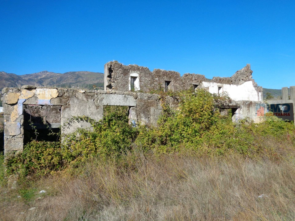 Terreno Misto para Venda em Teixoso e Sarzedo Foto 4