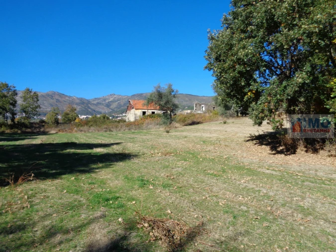 Terreno Misto para Venda em Teixoso e Sarzedo Foto 8