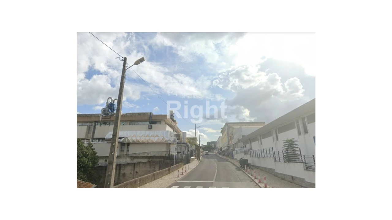 Armazém para Venda em Sacavém e Prior Velho Foto 3