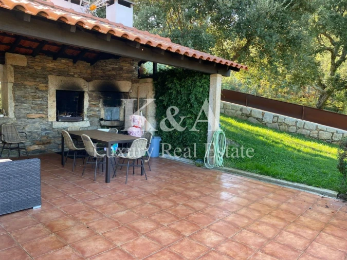 Moradia T4 para Venda em Venade e Azevedo Foto 8