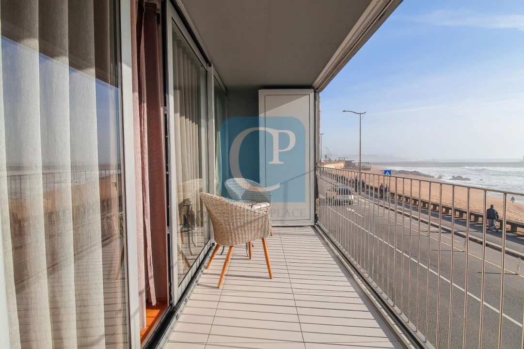 Apartamento T3 para Venda em Aldoar, Foz do Douro e Nevogilde Foto 1