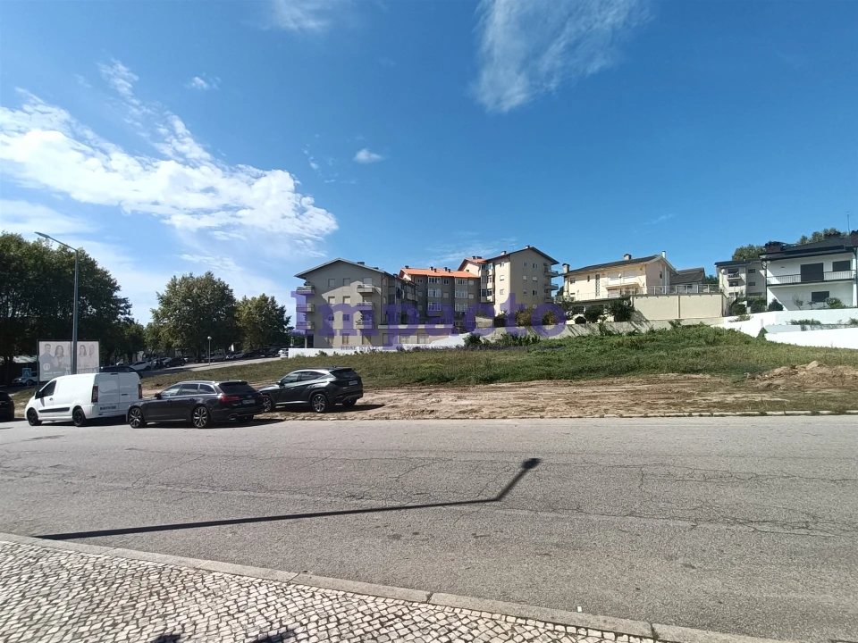 Terreno para Venda em Arrifana Foto 1