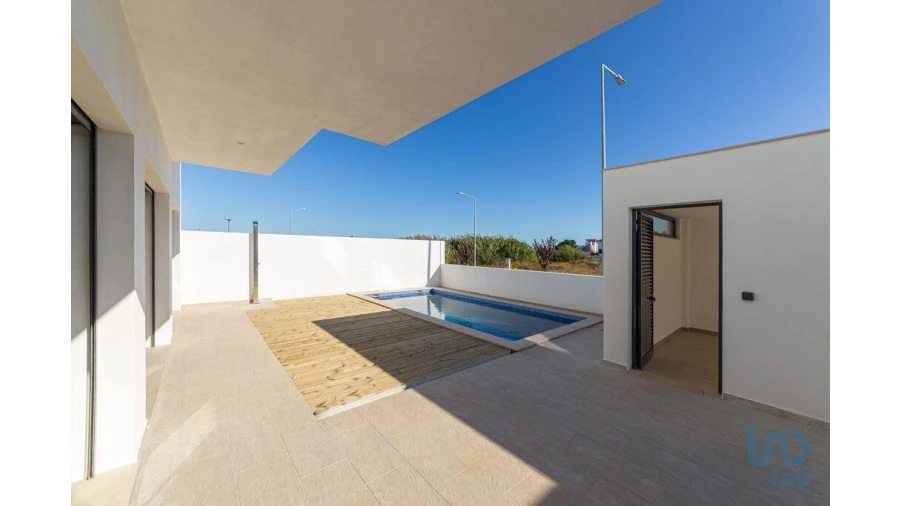 Moradia T3 para Venda em Tavira (Santa Maria e Santiago) Foto 4