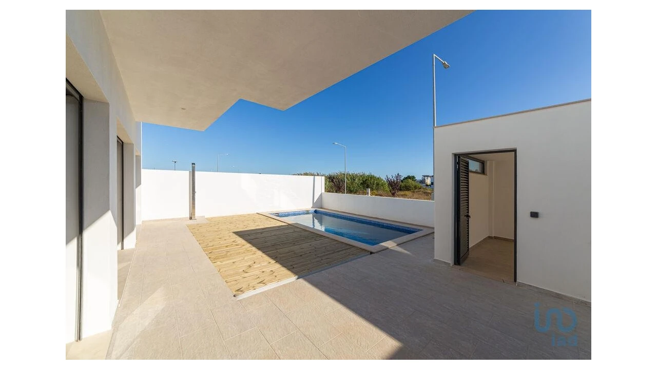 Moradia T3 para Venda em Tavira (Santa Maria e Santiago) Foto 4