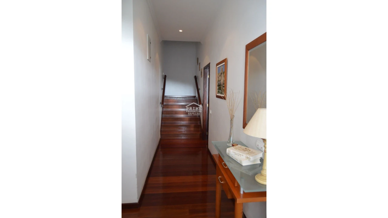 Moradia T3 para Venda em Camacha Foto 10