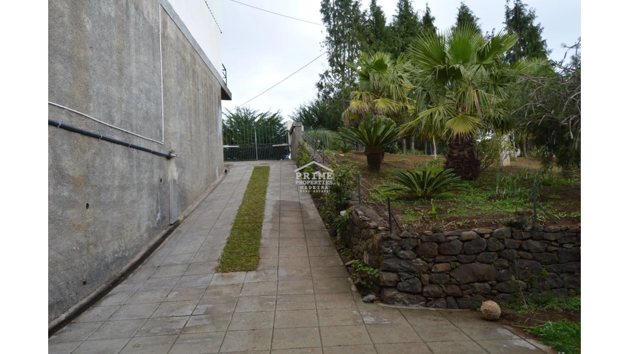 Moradia T3 para Venda em Camacha Foto 22