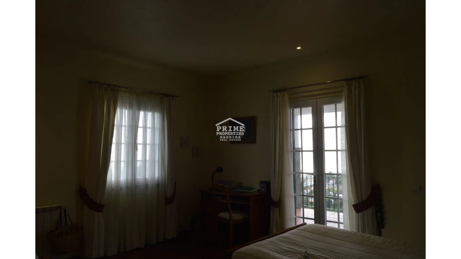 Moradia T3 para Venda em Camacha Foto 12