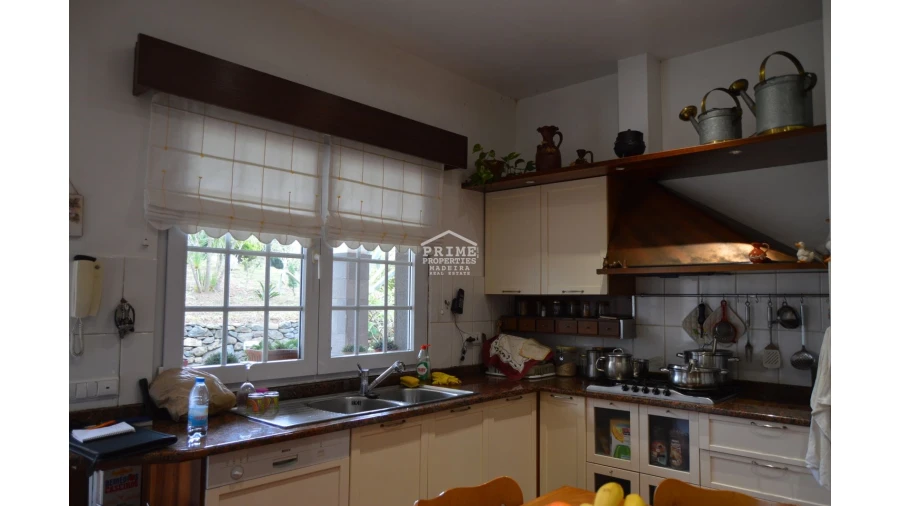Moradia T3 para Venda em Camacha Foto 6