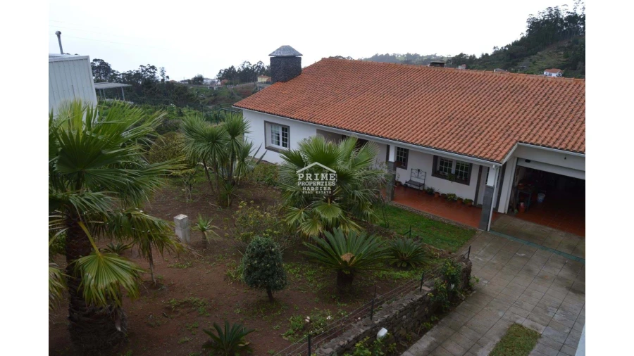 Moradia T3 para Venda em Camacha Foto 2