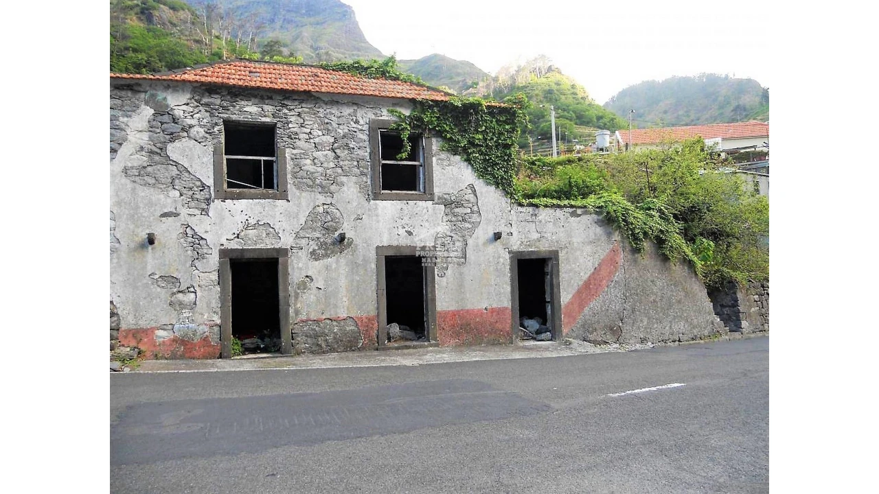 Moradia T3 para Venda em Serra de Agua Foto 1