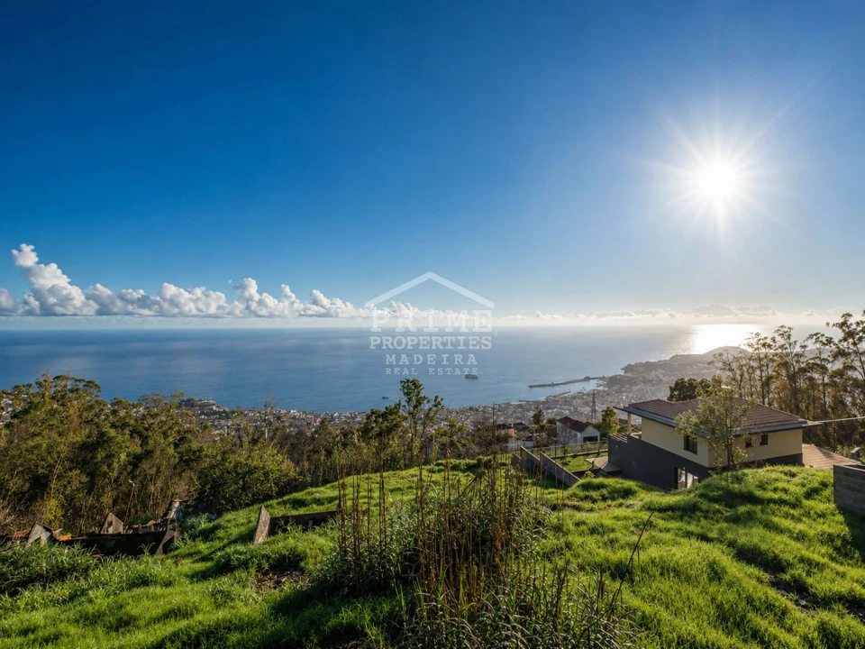 Moradia T4 para Venda em Funchal (Santa Maria Maior) Foto 1
