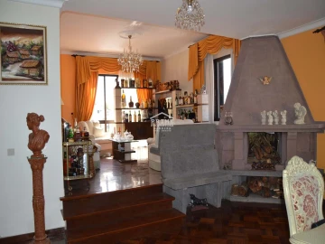Moradia T5 para Venda em Monte