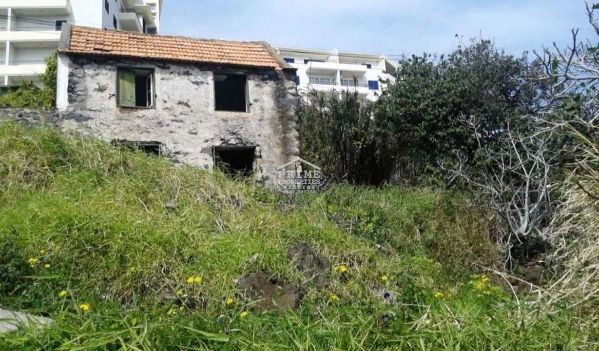 Terreno para Venda em Caniço Foto 1