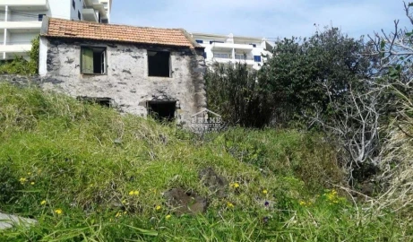 Terreno para Venda em Caniço