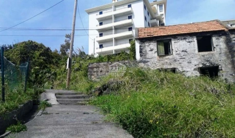 Terreno para Venda em Caniço
