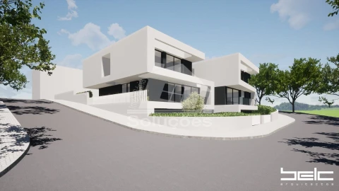 Moradia T4 para Venda em Estômbar e Parchal