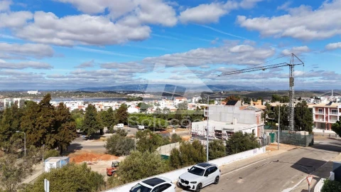 Moradia T4 para Venda em Estômbar e Parchal