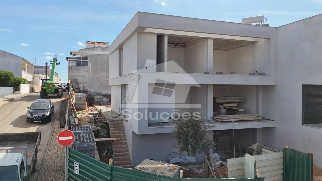 Moradia T4 para Venda em Estômbar e Parchal Foto 3