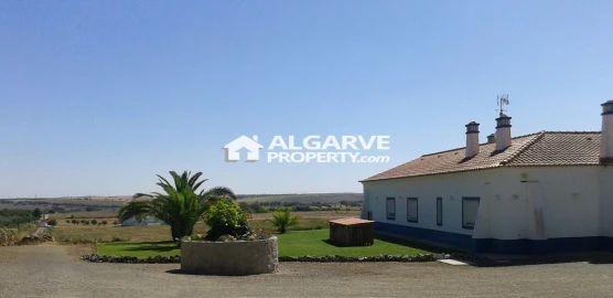 Moradia T7 para Venda em Ferreira do Alentejo e Canhestros