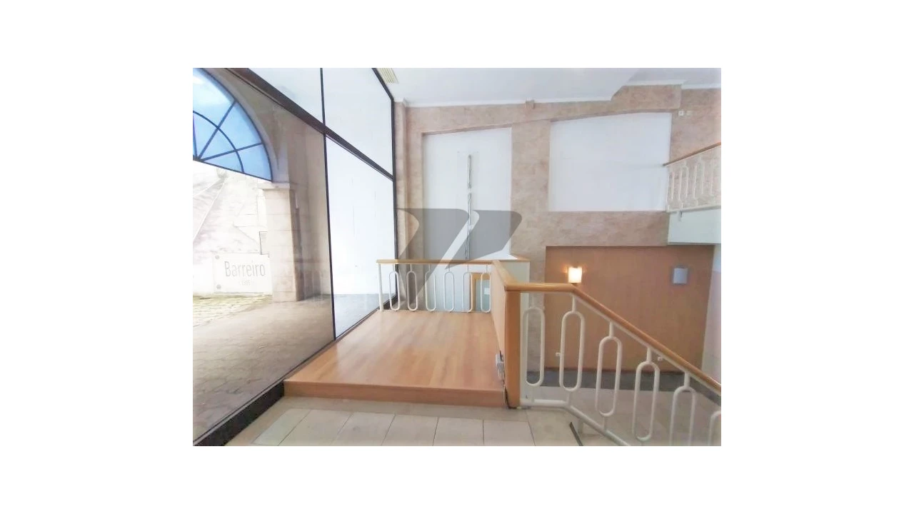 Negócio para Venda em Alto do Seixalinho, Santo André e Verderena Foto 40