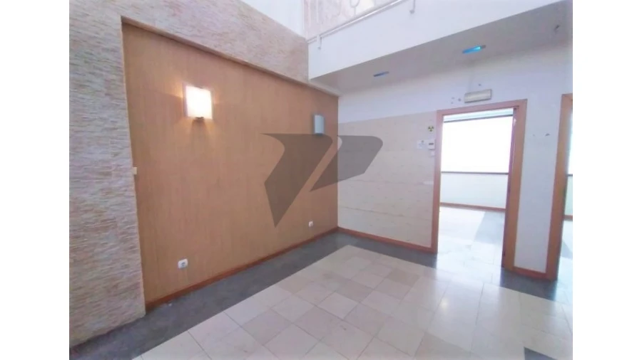 Negócio para Venda em Alto do Seixalinho, Santo André e Verderena Foto 16