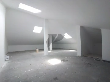 Moradia T7 para Venda em Rio de Mouro