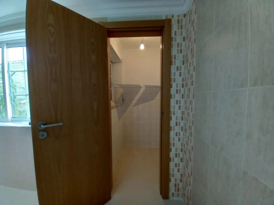 Moradia T6 para Venda em Carcavelos e Parede Foto 9