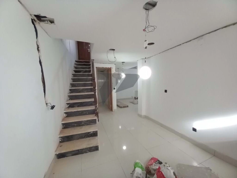 Moradia T6 para Venda em Carcavelos e Parede Foto 57