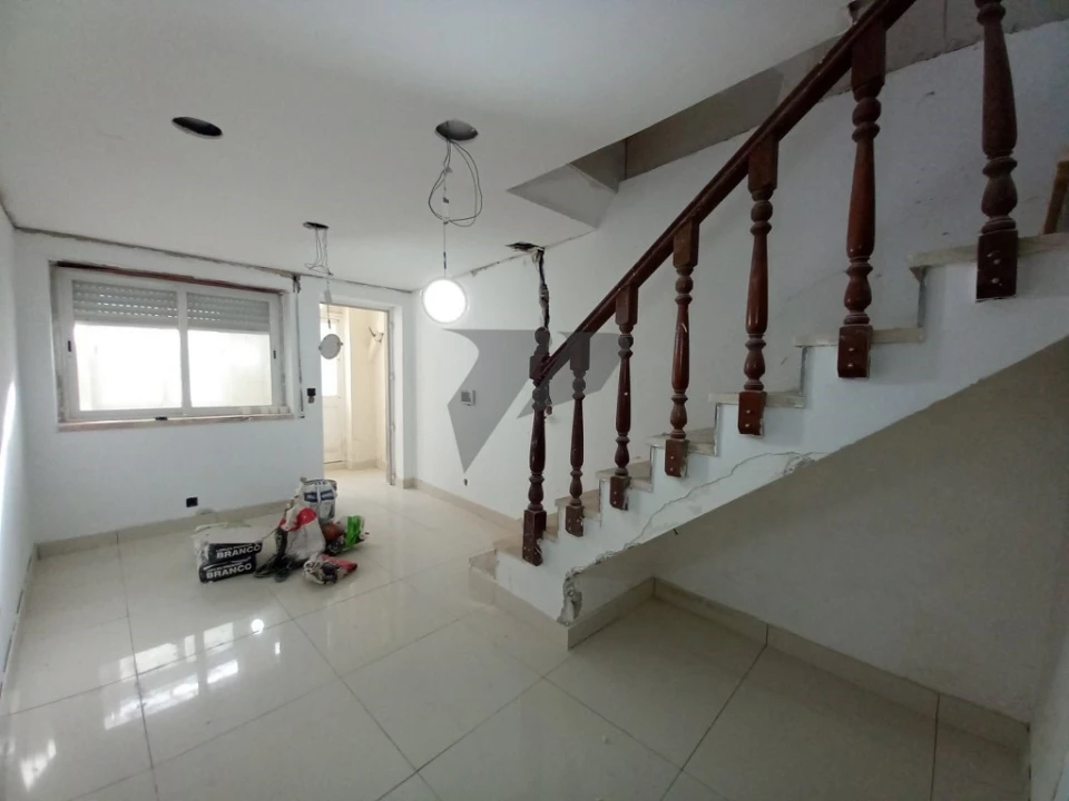 Moradia T6 para Venda em Carcavelos e Parede Foto 51